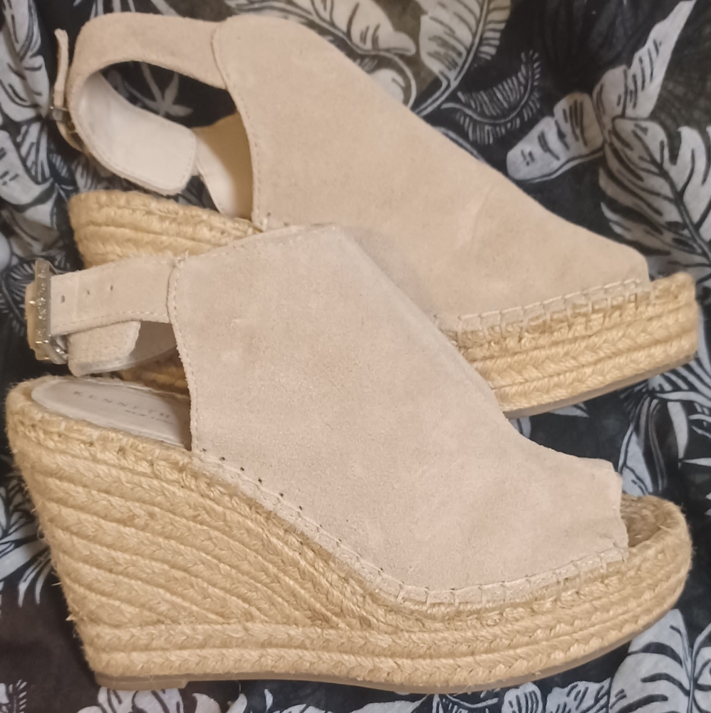 Kenneth Cole Wedges